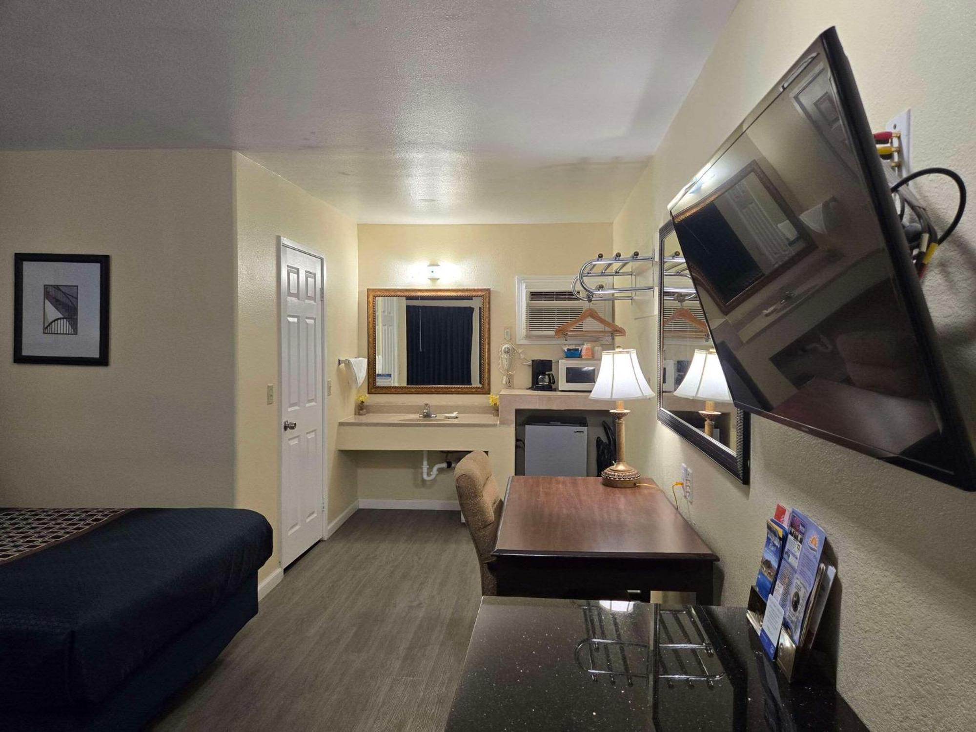 Rodeway Inn & Suites Blythe I-10 Zewnętrze zdjęcie